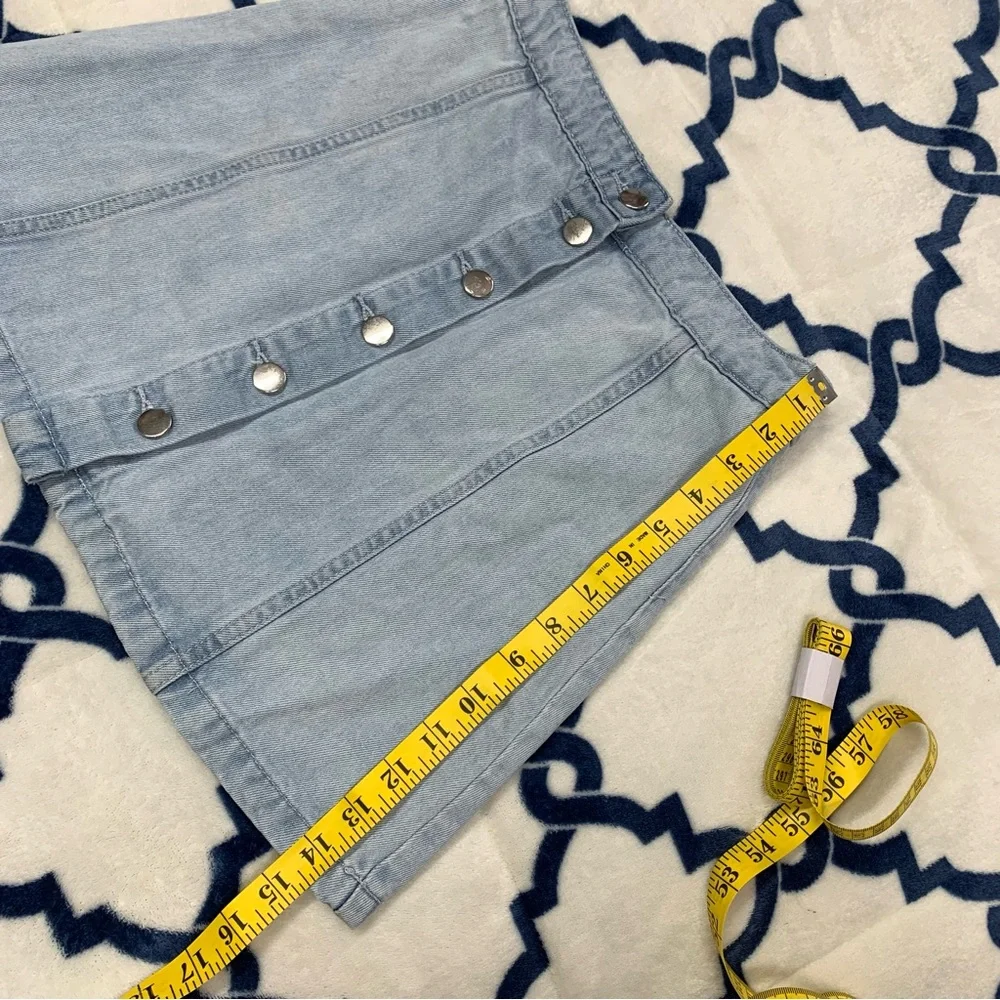Divided By H&M Button Down Light Denim Mini Skirt size 4 - Picture 3 of 6